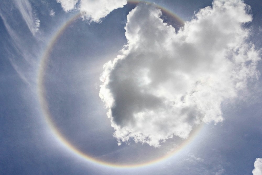 We rarely see a full raimbow. (Credits: Suwan Supavasit/shutterstock)