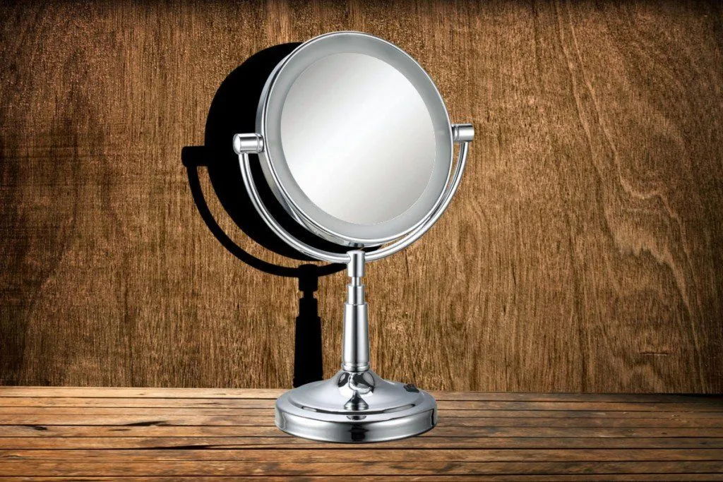 Why Do Mirrors Look Silver? Why Is There A Green Tinge?