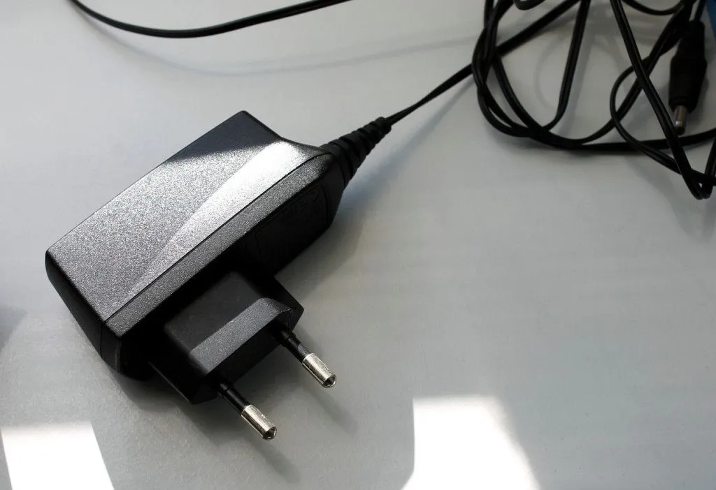 Chargers are common “energy vampires” in a modern household. (Credits: Image by FlitsArt from Pixabay)