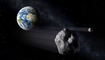Asteroids_passing_Earth