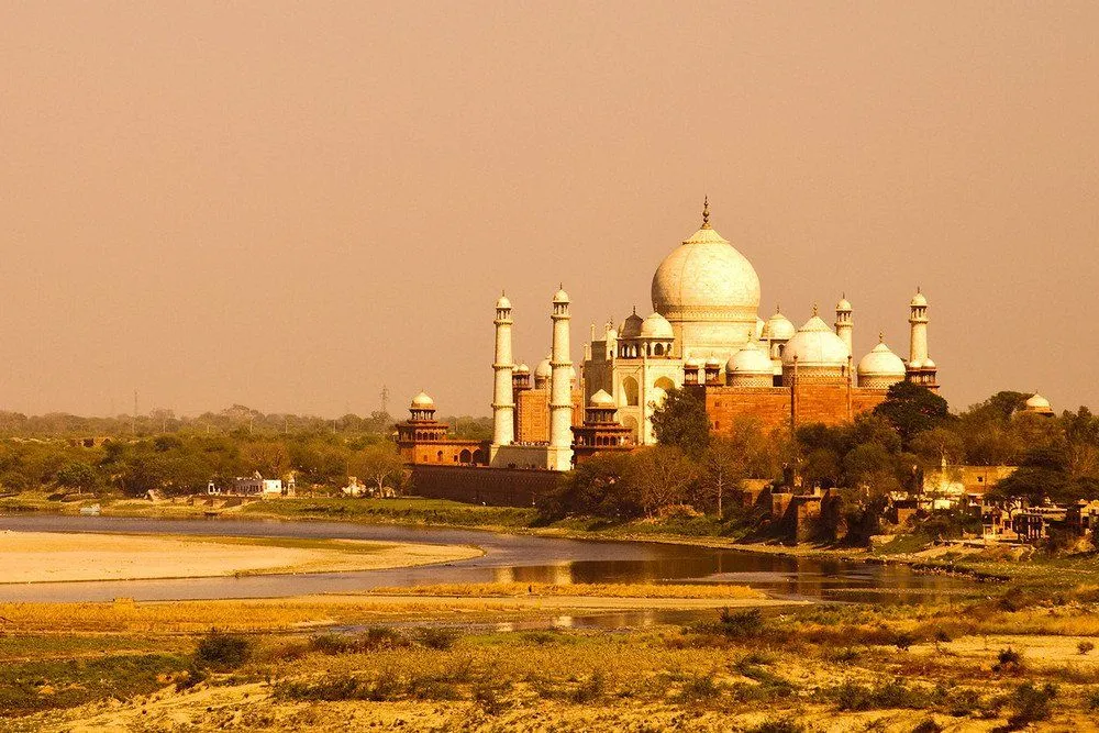 Why Has The Taj Mahal Turned Yellow?