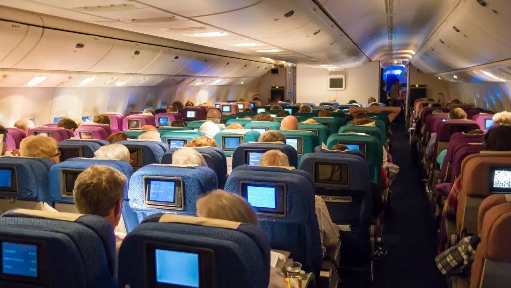 How Do People Get Breathable Air (Oxygen) In Airplanes?