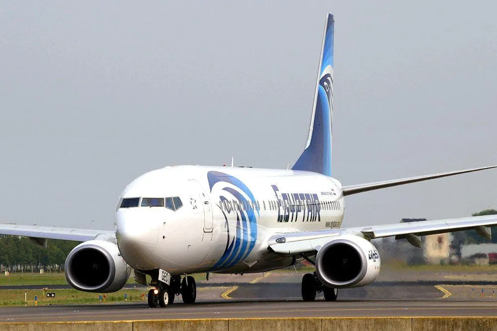 How Do Pilots Steer Their Aircraft While Taxiing On Runways?