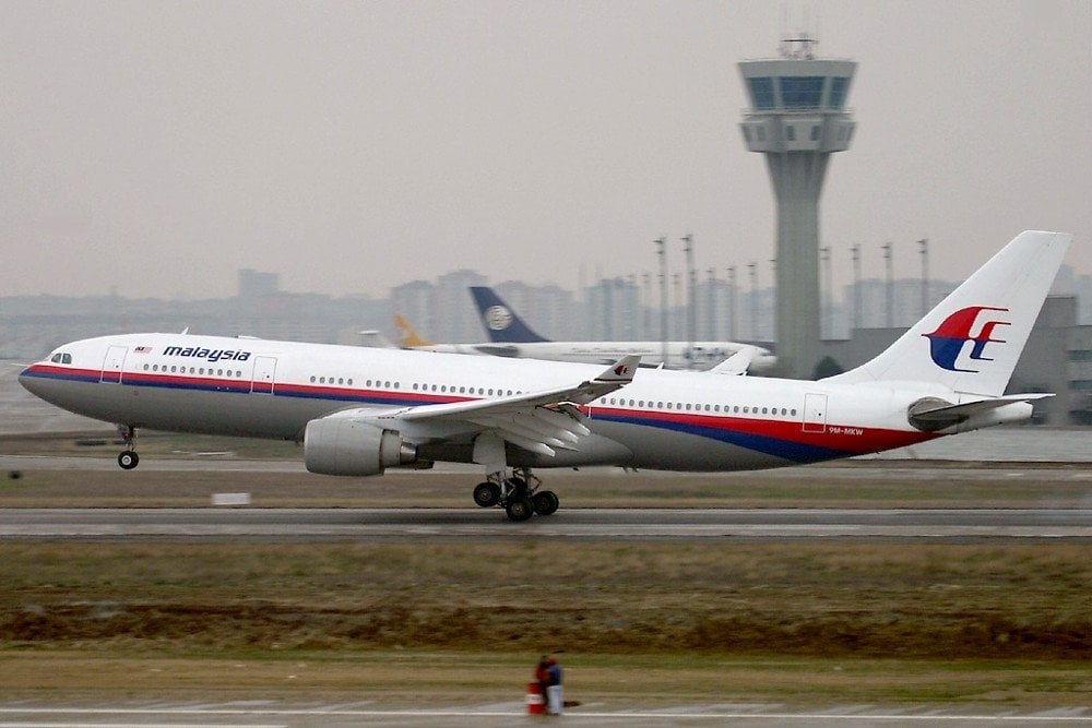 Commercial airplane Airbus A330-200