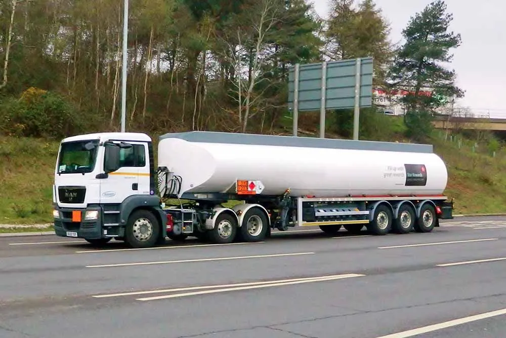 Why Do Liquid-Carrying Tanker Trucks Have Cylindrical Tankers?