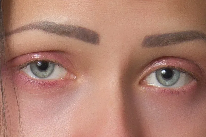 Why Do Our Eyelids Get Heavy When We're Tired?