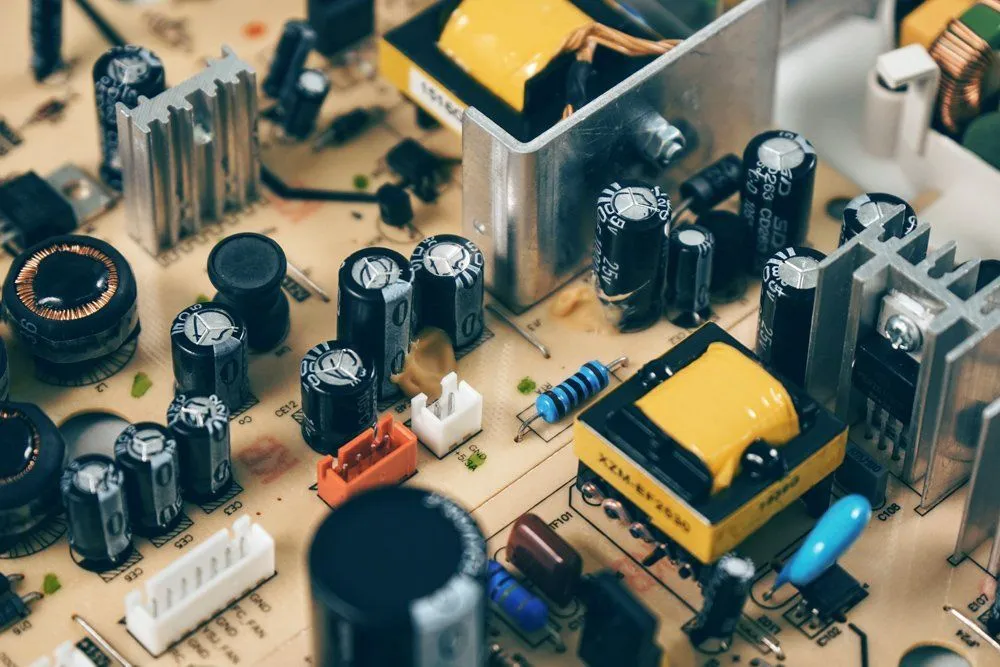 Why Do We Use Dielectric Material In Capacitor?