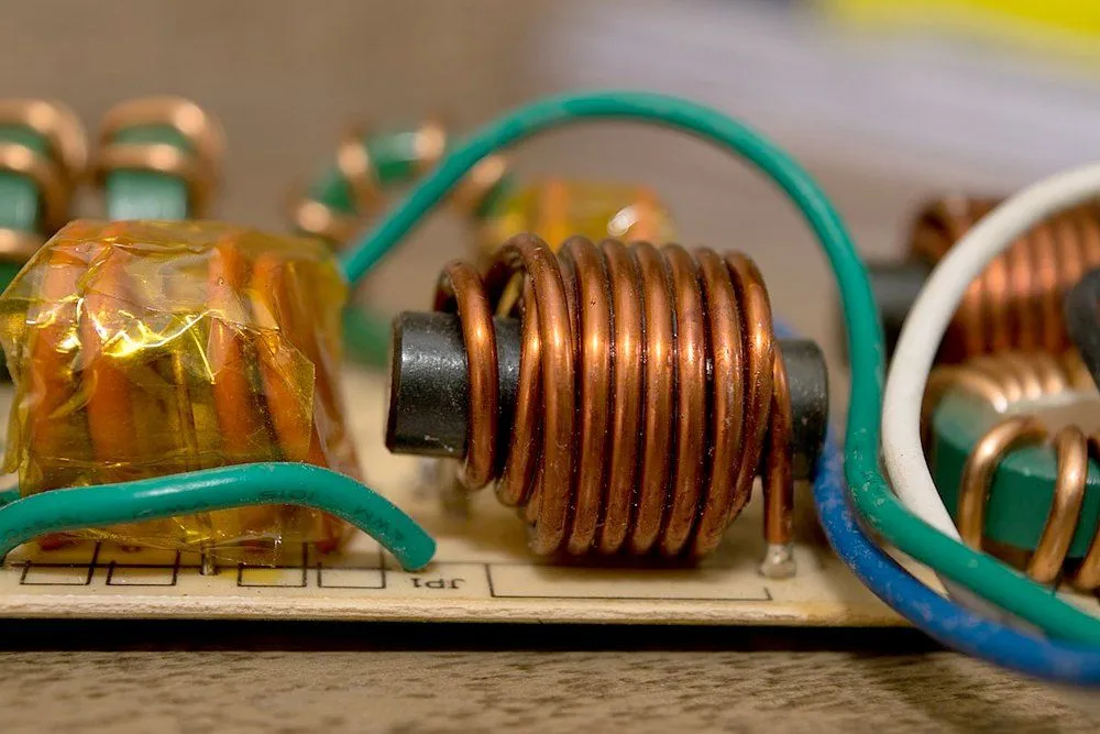 Why Are Metals Good Conductors Of Electricity And Heat?