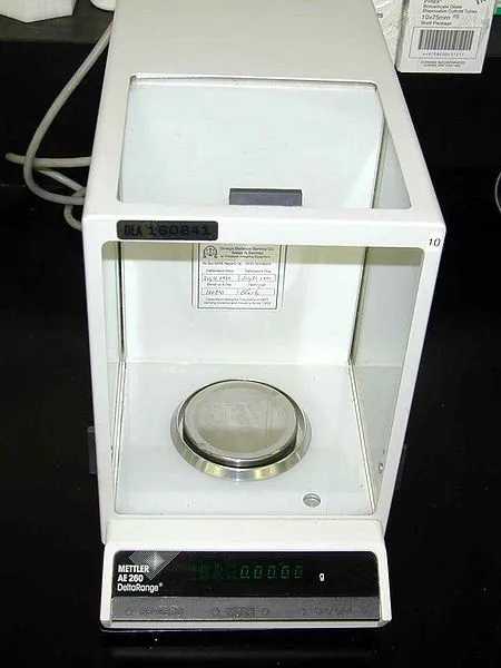 Analytical balance mettler
