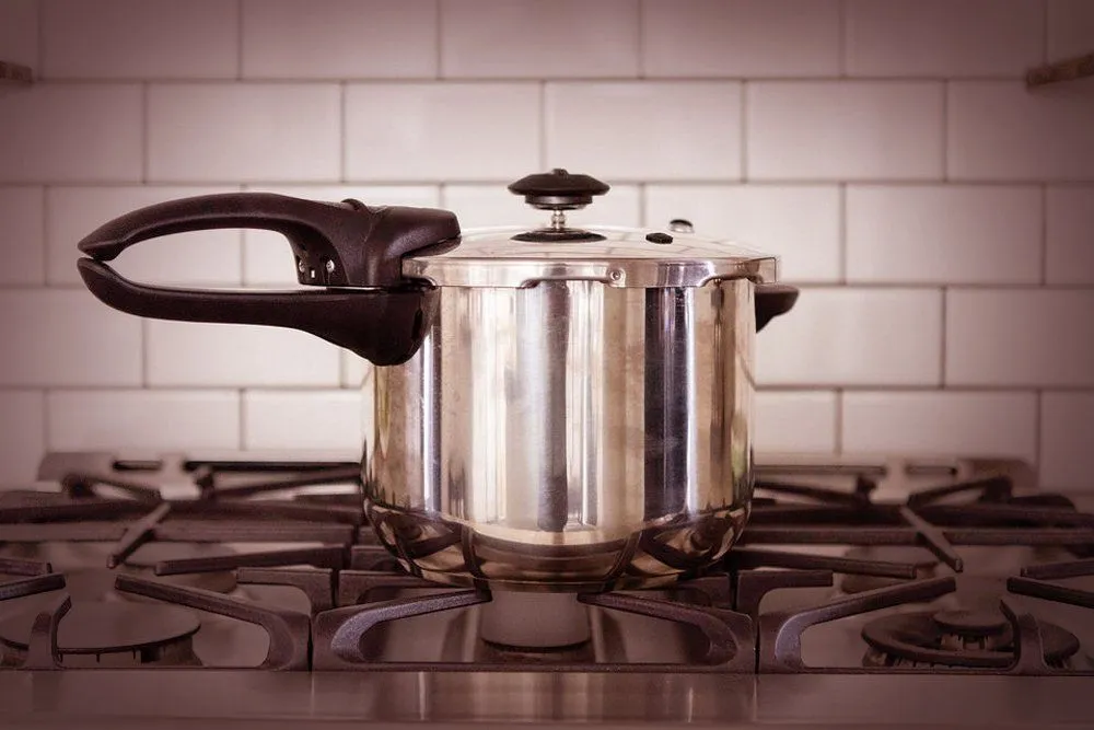 What Is A Pressure Cooker? How Does A Pressure Cooker Work?