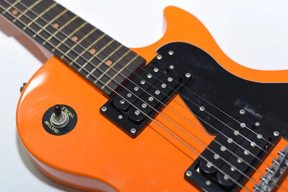 How Does An Electric Guitar Work?
