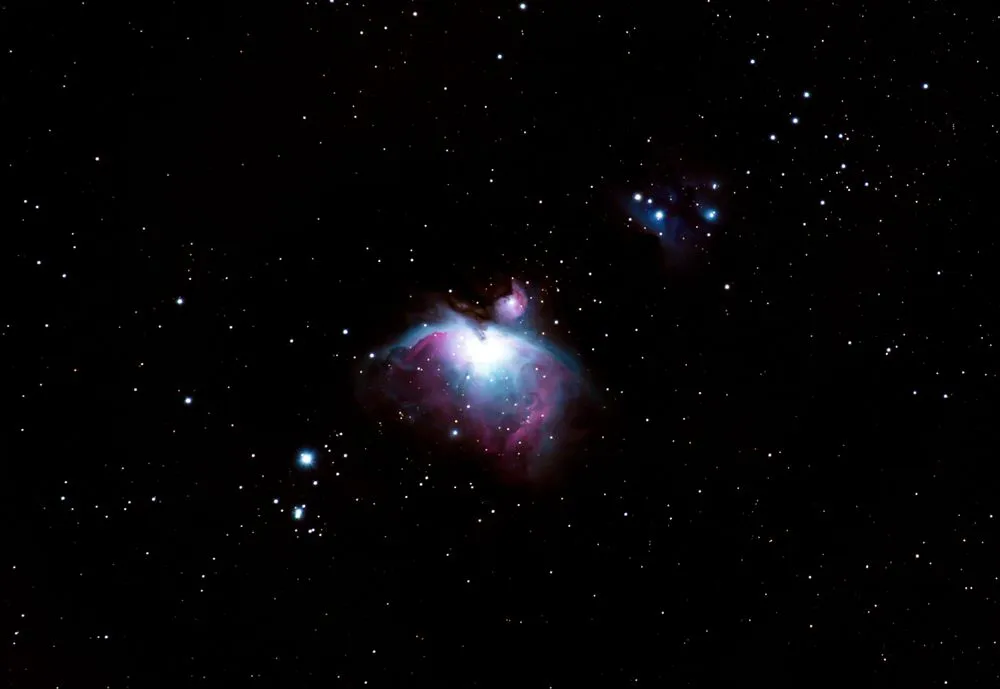 M42 Orion nebula molecular clouds in interstellar deep space( Can Inellioglu)s