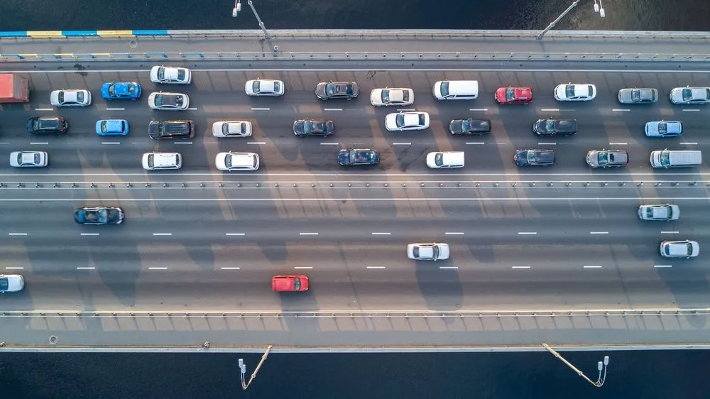 Why Cars On Highways Travel In Packs?