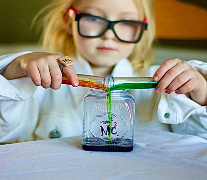 my-little-scientist-nominated_t20_KA8A0X