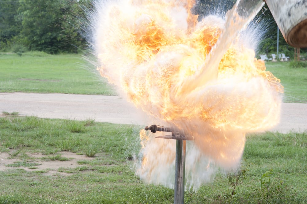 Pouring,Water,On,Hot,Oil,,Explosion,Occurred