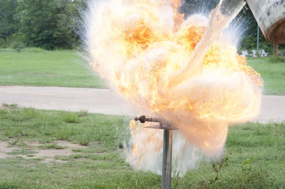 Pouring,Water,On,Hot,Oil,,Explosion,Occurred