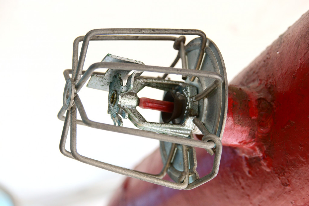 old-fire-sprinkler-close-up_t20_3QGPmo