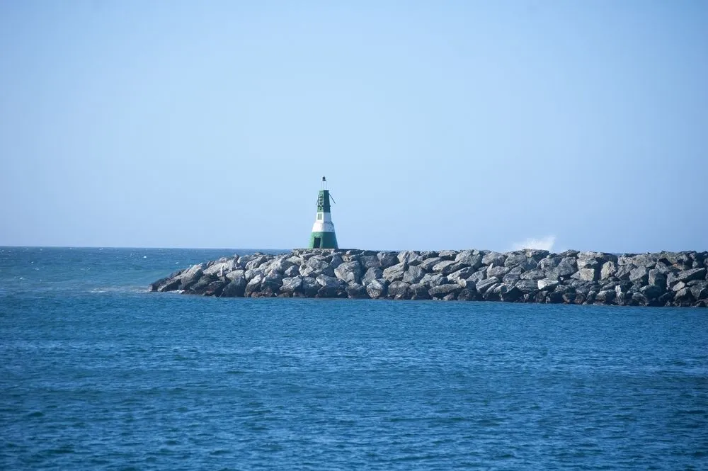 How Do Breakwaters Protect The Shoreline?