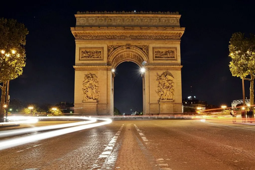 arc-de-triomphe-101633_1280