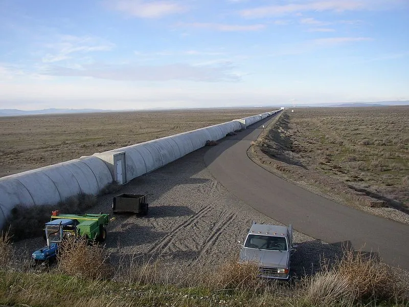 Northern leg of LIGO interferometer on Hanford Reservation