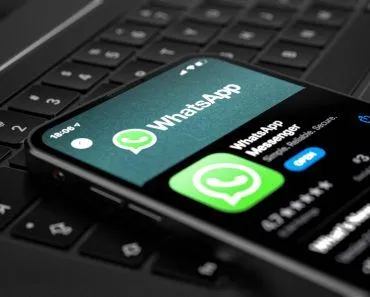 Cracow,,Maåopolskie,/,Poland,-,December,14,2019:,Whatsapp,Application