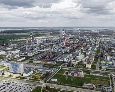 Why Do Industries Tend To Cluster In Specific Regions?