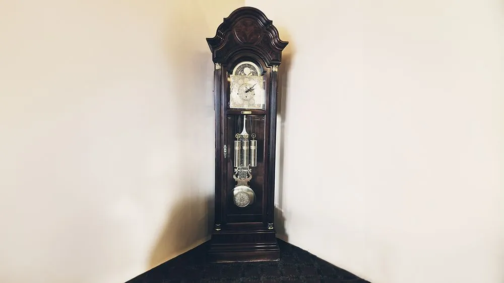 A pendulum clock. (Credits: AZ-BLT/Envato Elements)