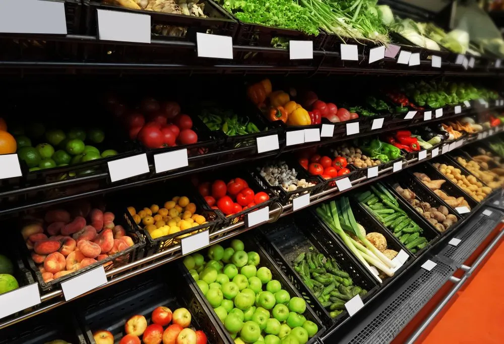 In the US, fruits and vegetables are coated with wax to dazzle customers (Credits: pixel-shot.com); fruits and vegetables in the US are also generally larger.